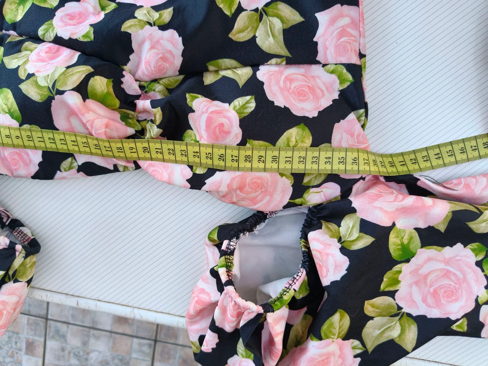 Robe courte fleurie avec manches bouffantes – photo 8